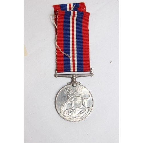 816 - 2 X WWI MEDALS TO PTE. G. WILLIAMS1-LOND.R AND WW2 MEDAL