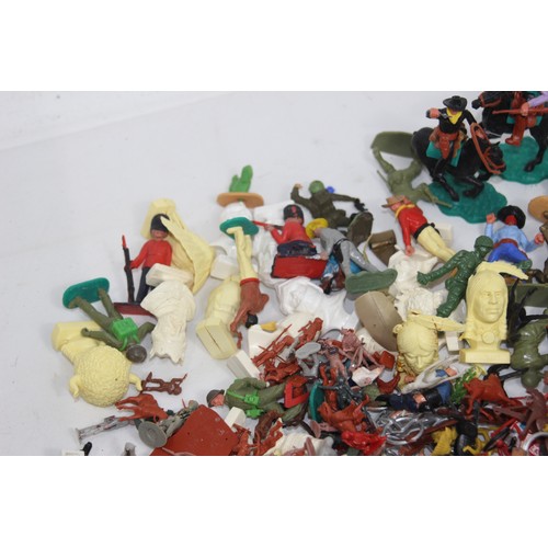 695 - QUANTITY OF CHILDREN'S PLASTIC FIGURES ETC