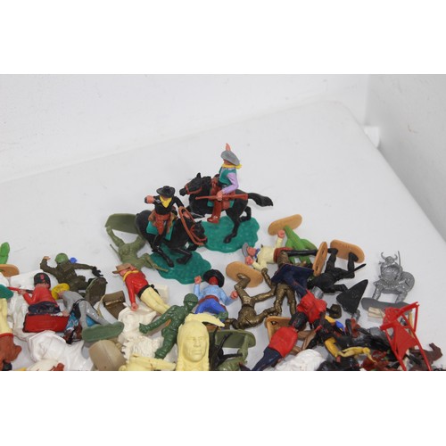 695 - QUANTITY OF CHILDREN'S PLASTIC FIGURES ETC