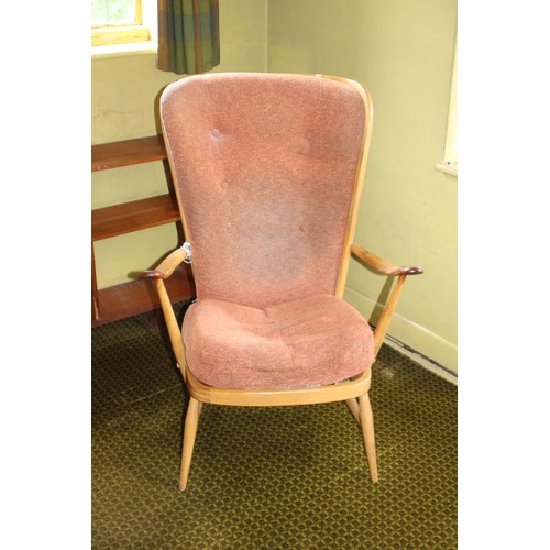 85A - RETRO WINDSOR ARMCHAIR - ARM IS A/F
72 X 66 X 102CM