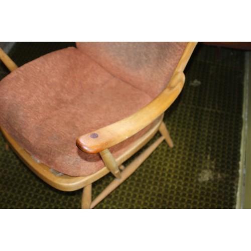 85A - RETRO WINDSOR ARMCHAIR - ARM IS A/F
72 X 66 X 102CM