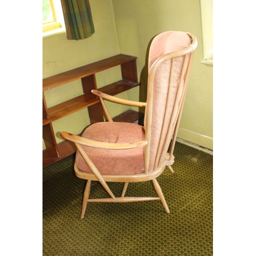 85A - RETRO WINDSOR ARMCHAIR - ARM IS A/F
72 X 66 X 102CM