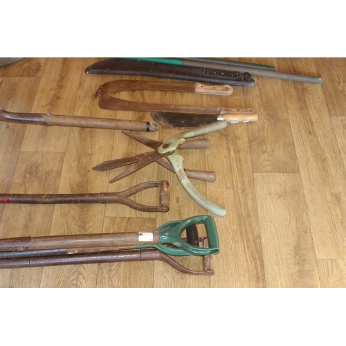 599A - QUANTITY OF TOOLS