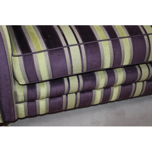 14 - LARGE TWO SEATER SOFA
200 X 100 X 110CM