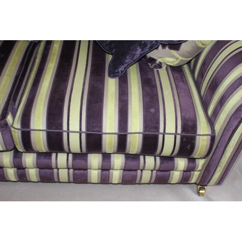 14 - LARGE TWO SEATER SOFA
200 X 100 X 110CM