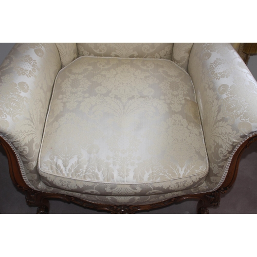 15 - VINTAGE ORNATE REPRO ARMCHAIR
90 X 68 X 90CM