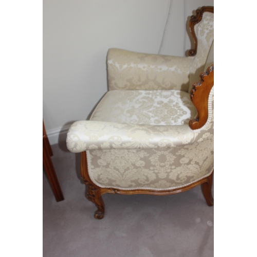 15 - VINTAGE ORNATE REPRO ARMCHAIR
90 X 68 X 90CM