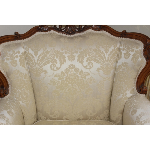 15 - VINTAGE ORNATE REPRO ARMCHAIR
90 X 68 X 90CM