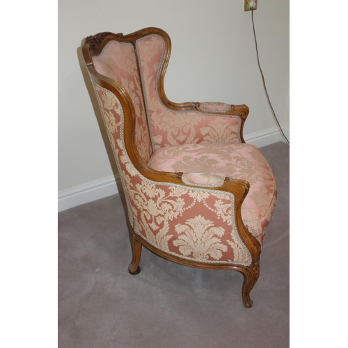 17 - VINTAGE ORNATE REPRO ARMCHAIR
70 X 60 X 98CM