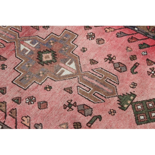 220 - VINTAGE GEOMETRIC EASTERN RUG
144 X 98CM