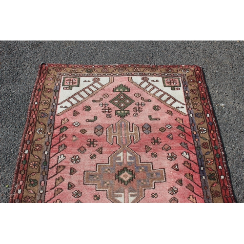 220 - VINTAGE GEOMETRIC EASTERN RUG
144 X 98CM