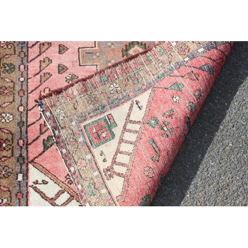 220 - VINTAGE GEOMETRIC EASTERN RUG
144 X 98CM