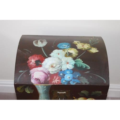 24 - ORNATE TRUNK ON CABRIOL LEGS 
46 X 37 X 62CM