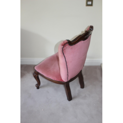 26 - VINTAGE BEDROOM CHAIR
56 X 45 X 80CM