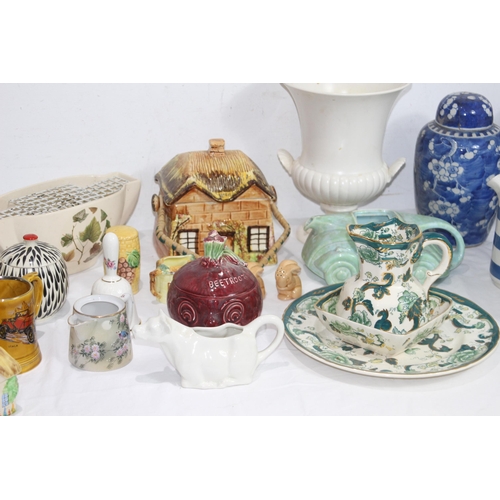 229 - LARGE QUANTITY OF GOOD MIXED CHINA 
28CM