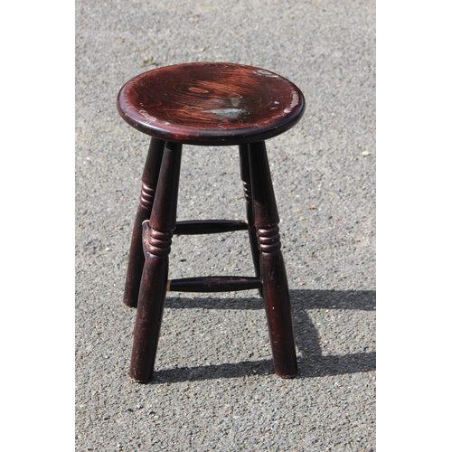 29 - VINTAGE STOOL
32 X 47CM