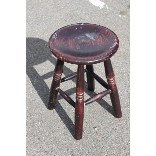 29 - VINTAGE STOOL
32 X 47CM