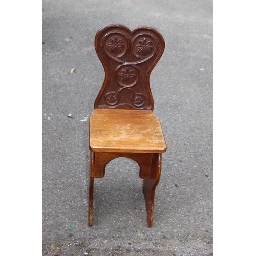 31 - 20TH CENTURY CARVED HALL CHAIR
30 X 38 X 94CM