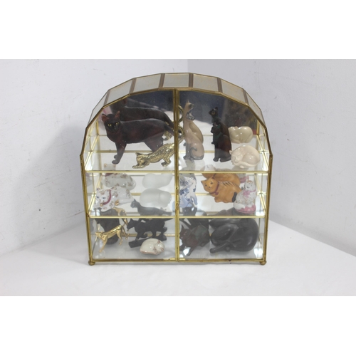 282 - SMALL DISPLAY CABINET WITH CONTENTS 
35CM