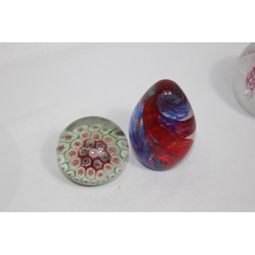 298 - 6x GLASS PAPERWEIGHTS