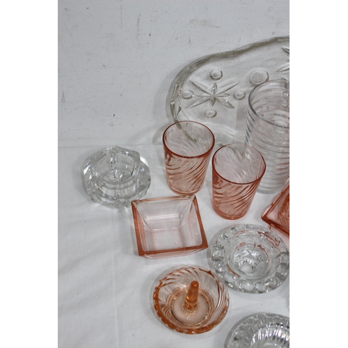 278 - BOX OF GLASSWARE