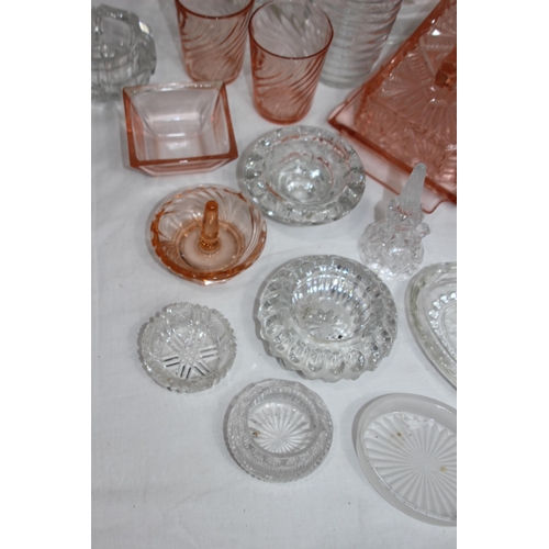 278 - BOX OF GLASSWARE