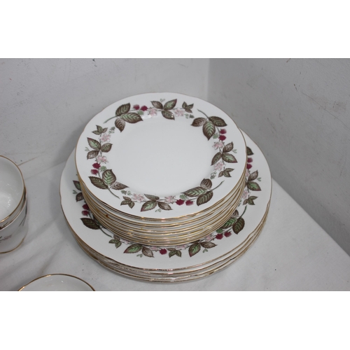 307 - VINTAGE ROYAL STANDARD TEASET