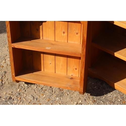 2 - 3 X NATURAL PINE SHELVES
61 X 22 X 77CM