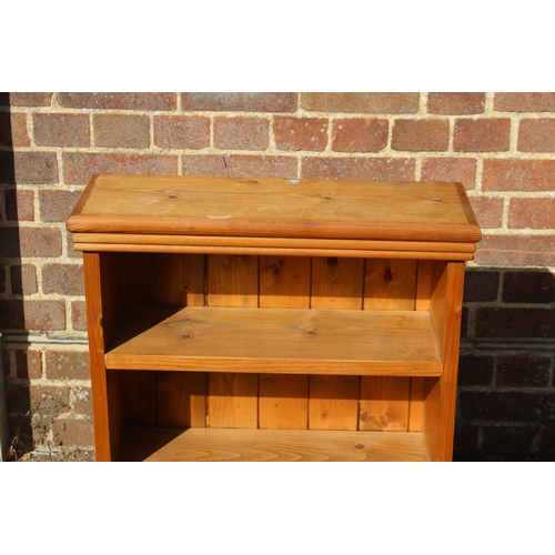 2 - 3 X NATURAL PINE SHELVES
61 X 22 X 77CM