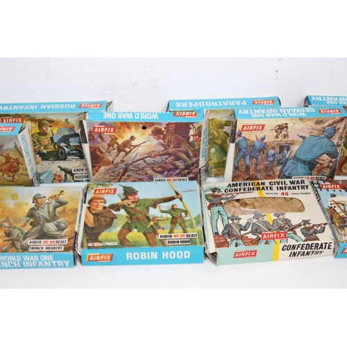 569 - LARGE QUANTITY OF VINTAGE AIRFIX ARMY FIGURES ETC