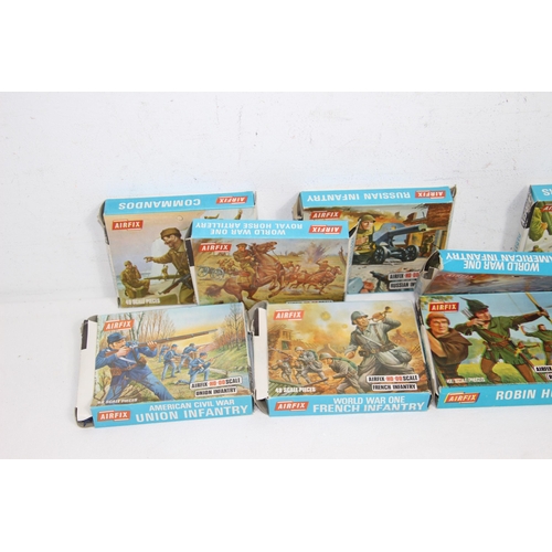 569 - LARGE QUANTITY OF VINTAGE AIRFIX ARMY FIGURES ETC