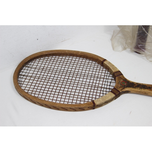 571 - 2 X VINTAGE TENNIS RACKETS