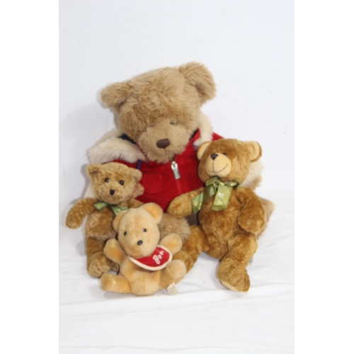 578 - QUANTITY OF BEARS INCLUDING HARRODS