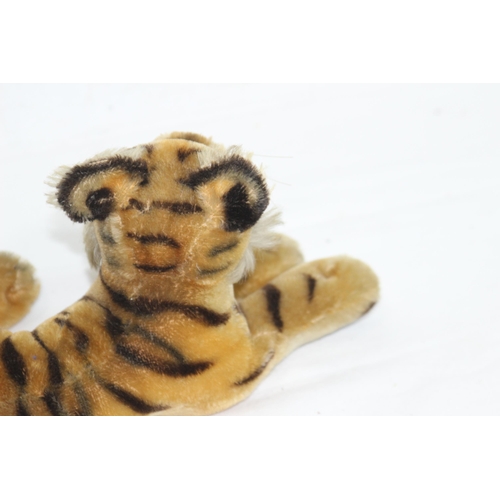 579 - VINTAGE 1950'S STEIFF TIGER
24CM