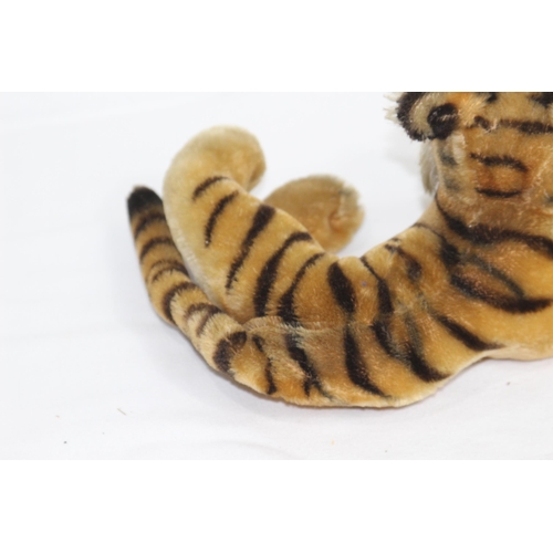 579 - VINTAGE 1950'S STEIFF TIGER
24CM