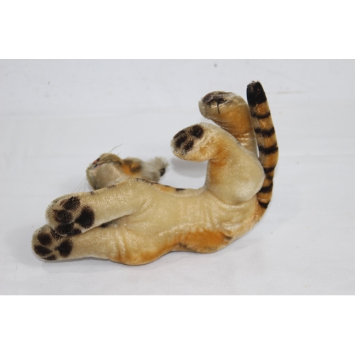 579 - VINTAGE 1950'S STEIFF TIGER
24CM