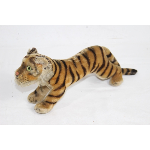 580 - VINTAGE 1950'S STEIFF TIGER
37CM