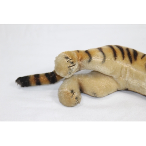 580 - VINTAGE 1950'S STEIFF TIGER
37CM