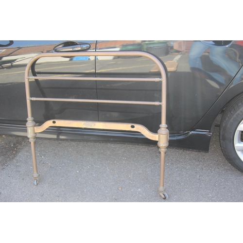 11 - VICTORIAN BRASS SINGLE BED FRAME
84 X 200 X 120CM