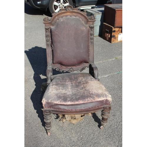 12 - ANTIQUE CHAIR
62 X 58 X 108CM