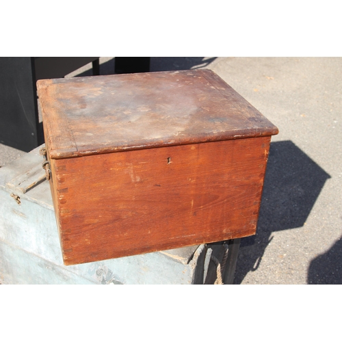 13 - QUANTITY OF VINTAGE TRUNKS  x3
73 X 45 X 50CM