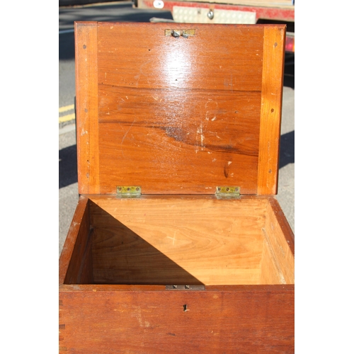 13 - QUANTITY OF VINTAGE TRUNKS  x3
73 X 45 X 50CM