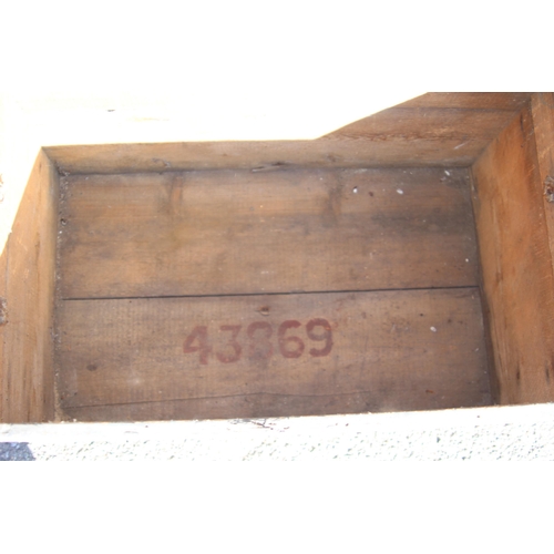 13 - QUANTITY OF VINTAGE TRUNKS  x3
73 X 45 X 50CM