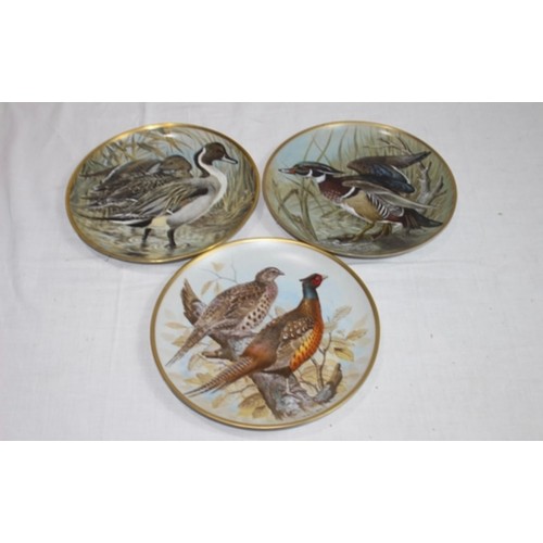 252 - LARGE QUANTITY OF VINTAGE FRANKLIN PORCELAIN BIRD PICTURE PLATES