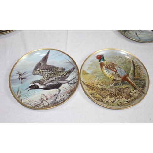 252 - LARGE QUANTITY OF VINTAGE FRANKLIN PORCELAIN BIRD PICTURE PLATES