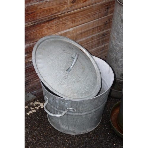 86 - QUANTITY OF GALVANISED ITEMS