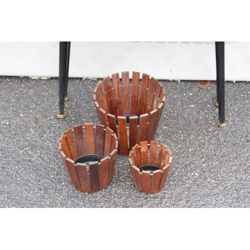 91 - QUANTITY OF RETRO POT STANDS 
68 X 55CM