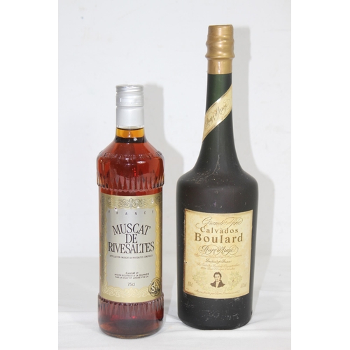 620 - 1 LITRE OF CALVADOS AND BOTTLE OF MUSCAT