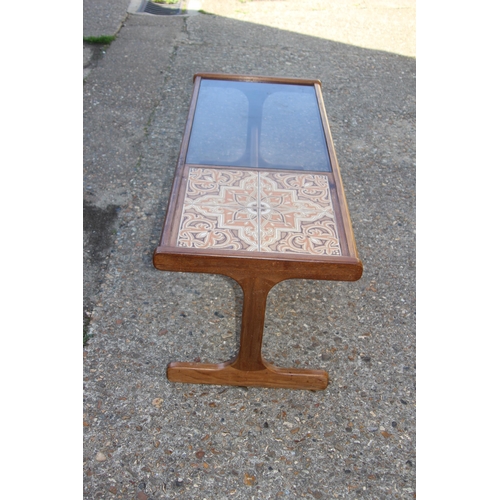 64 - G PLAN TILED AND GLASS TOPPED COFFEE TABLE 
121 X 50 X 45CM