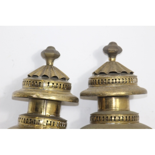 214 - PAIR OF VINTAGE BRASS COACHING LAMPS
55 X 17CM